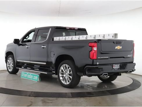 Used 2024 Chevrolet Silverado 1500 High Country AWD/4WD image 8