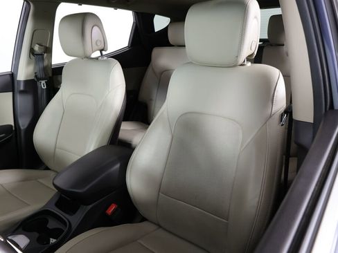 Used 2017 Hyundai Santa Fe Sport image 11