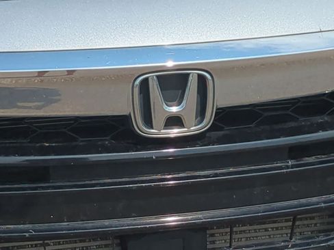 Used 2018 Honda Accord Touring image 11