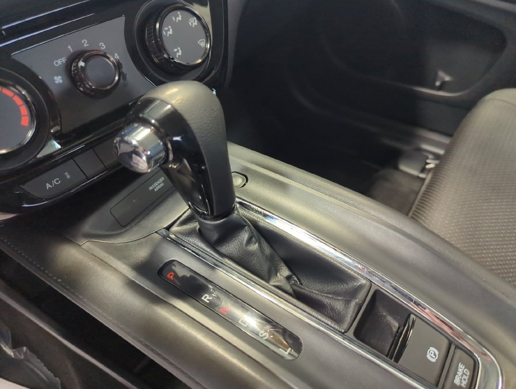 Used 2022 Honda HR-V LX image 28