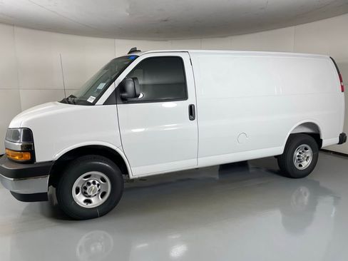 New 2025 Chevrolet Express 2500 w/ Driver Convenience Package image 6