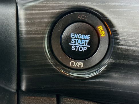 Used 2019 Jeep Grand Cherokee Altitude image 21