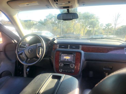 Used 2012 Chevrolet Suburban LT RWD image 14