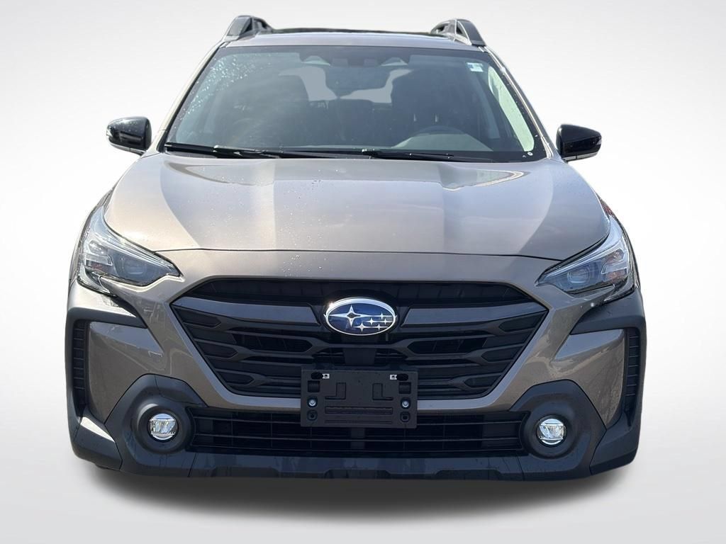 Used 2024 Subaru Outback Premium AWD/4WD image 3