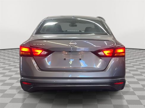 Used 2025 Nissan Altima 2.5 S image 4