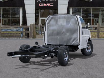 New 2025 GMC Savana 3500 w/ Power Convenience Package