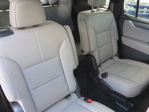 Used 2024 GMC Acadia Elevation image 41