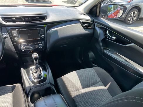 Certified 2022 Nissan Rogue Sport SV AWD/4WD image 11