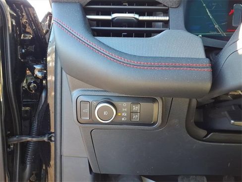 Used 2025 Ford Explorer ST-Line image 16