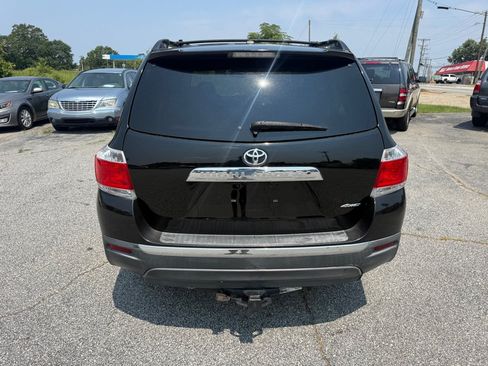 Used 2011 Toyota Highlander SE w/ Tow Pkg AWD/4WD image 6