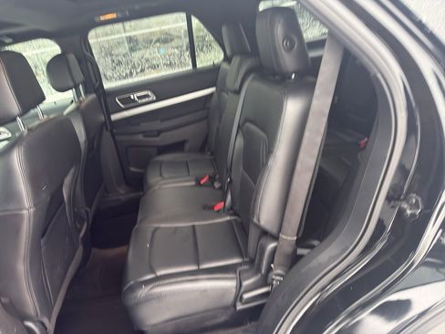 Used 2016 Ford Explorer XLT w/ Equipment Group 202A image 12