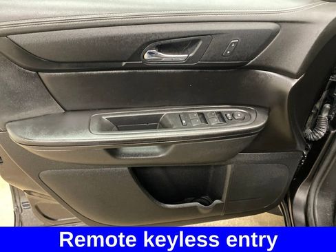 Used 2016 GMC Acadia SLE AWD/4WD image 9