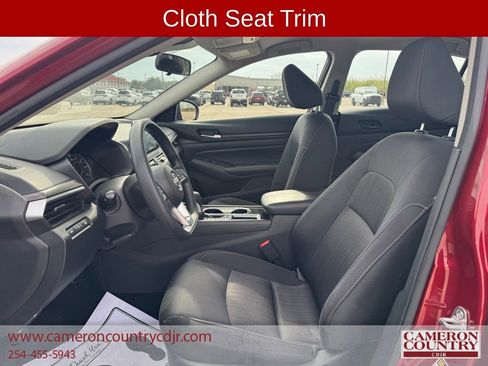 Used 2024 Nissan Altima 2.5 SV image 13