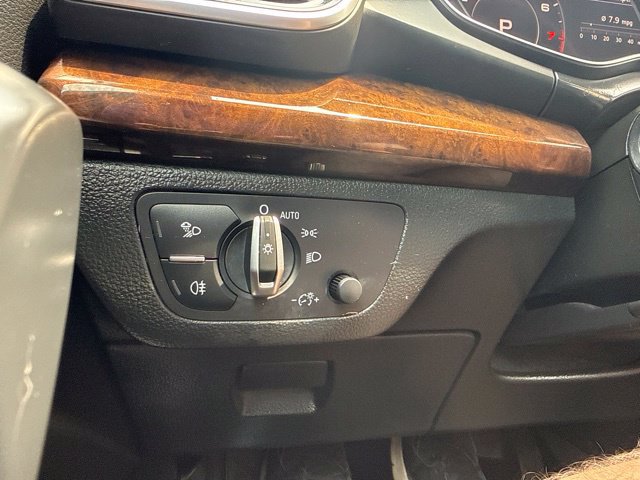 Used 2019 Audi Q5 Prestige w/ Premium Plus Package AWD/4WD image 31