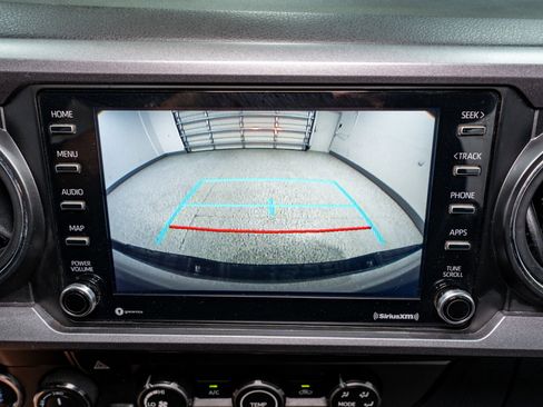 Used 2020 Toyota Tacoma TRD Off-Road w/ Technology Package image 20