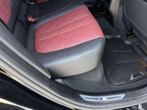 Used 2025 BMW X6 xDrive40i w/ Executive Package AWD/4WD image 22