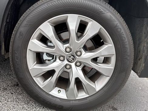 Used 2026 Toyota Grand Highlander FWD image 6