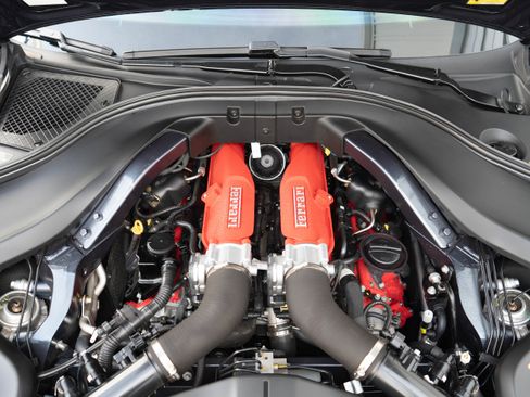 Used 2021 Ferrari Roma RWD image 41