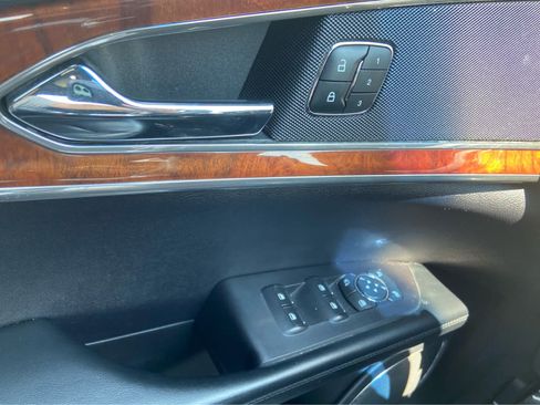 Used 2017 Lincoln MKX Select w/ Select Plus Package FWD image 23