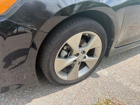 Used 2014 Toyota Camry SE w/ Leather Package image 10