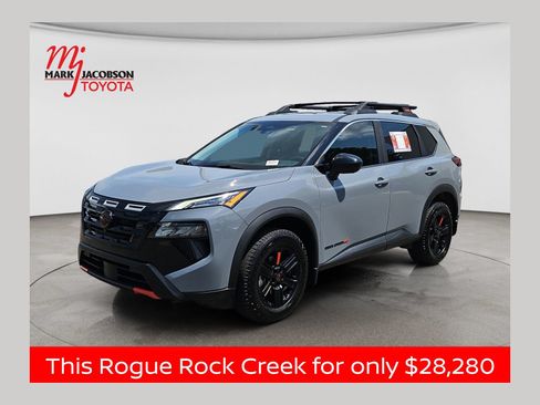 Used 2025 Nissan Rogue SV AWD/4WD image 1
