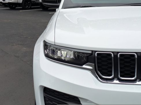 New 2026 Jeep Grand Cherokee Laredo X RWD image 10