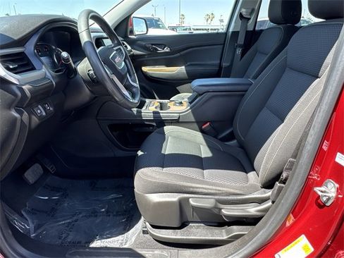 Used 2022 GMC Acadia SLE image 10