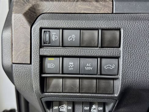 Used 2024 Toyota Tacoma Limited w/ Limited Package (LT) AWD/4WD image 18