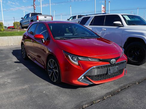 Used 2019 Toyota Corolla XSE FWD image 2
