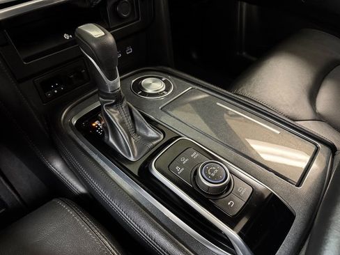 Used 2024 Nissan Armada SL w/ Midnight Edition Package image 17