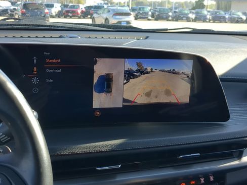 Used 2025 Cadillac XT4 Premium Luxury image 24