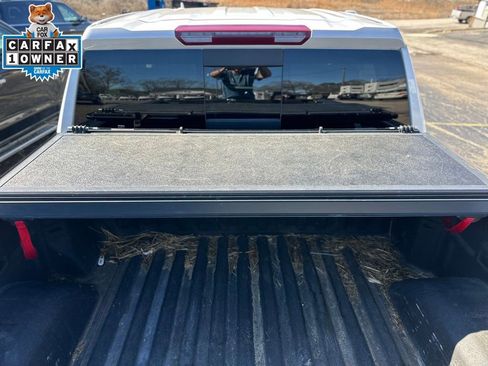 Used 2023 GMC Sierra 1500 SLT image 9