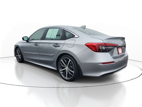 Used 2024 Honda Civic Touring image 4