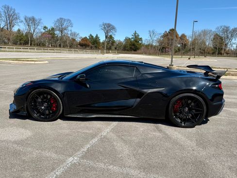 Used 2024 Chevrolet Corvette Z06 w/ Stealth Interior Trim Package image 13