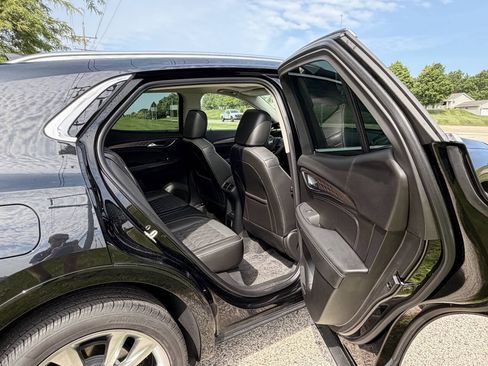 Used 2023 Buick Envision Avenir AWD/4WD image 29