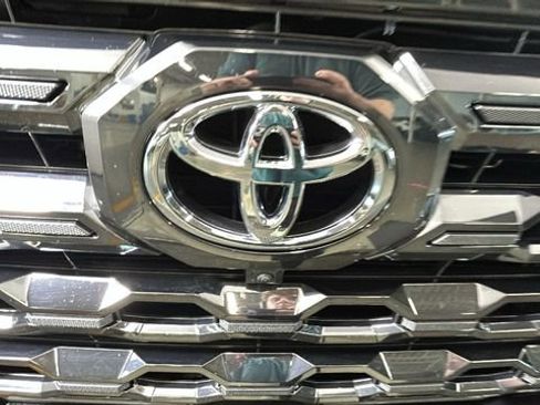 Used 2024 Toyota Tundra Platinum AWD/4WD image 9