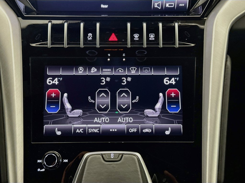 Used 2022 Lamborghini Urus AWD/4WD image 16
