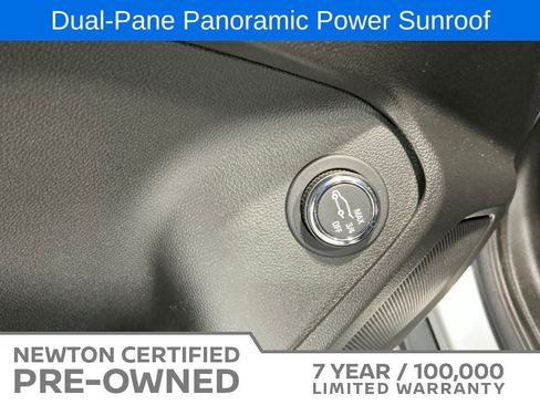 Used 2023 Chevrolet TrailBlazer RS w/ Sun and Liftgate Package FWD image 12