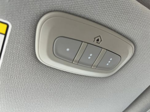 Used 2019 Jeep Cherokee Limited image 21