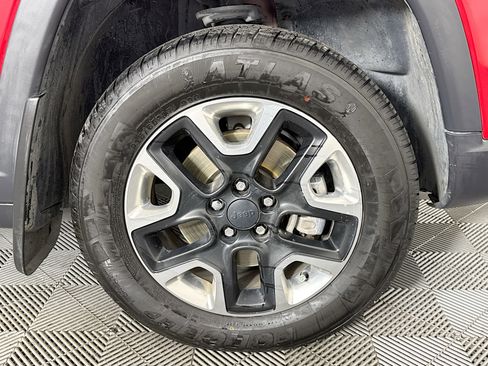 Used 2018 Jeep Compass Trailhawk w/ Safe & Security Group image 31