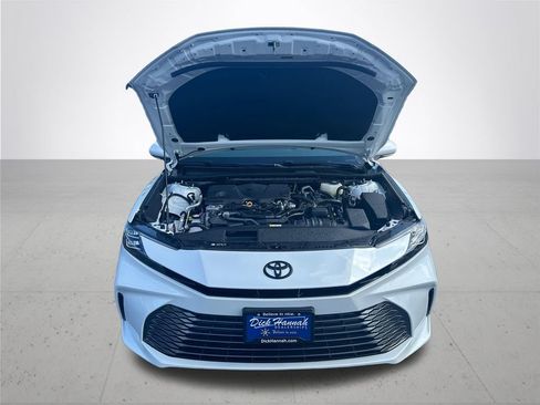 Used 2026 Toyota Camry XLE AWD/4WD image 4