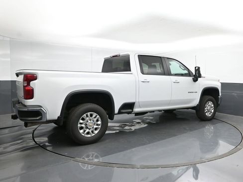 Used 2024 Chevrolet Silverado 2500 LT image 5