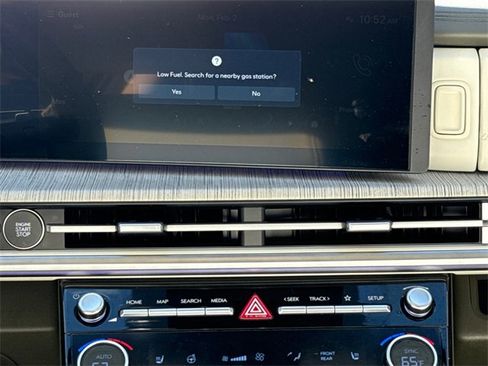 Used 2025 Hyundai Santa Fe Calligraphy image 12