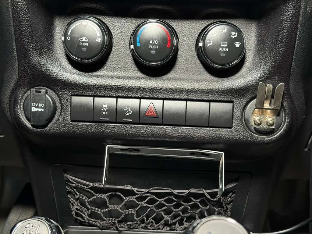 Used 2018 Jeep Wrangler Sport AWD/4WD image 32