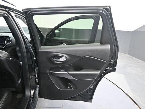 Used 2020 Jeep Cherokee Limited AWD/4WD image 36