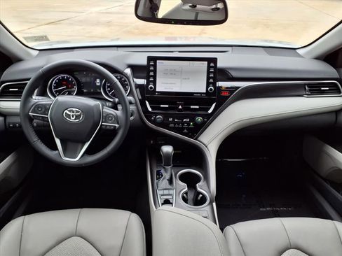 Certified 2022 Toyota Camry XLE image 10