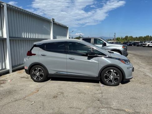 Used 2020 Chevrolet Bolt Premier w/ Infotainment Package FWD image 4