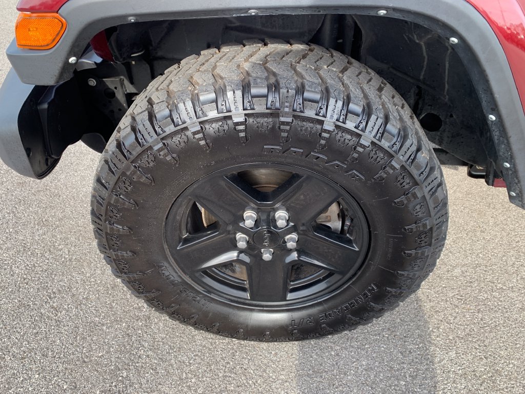 Used 2021 Jeep Gladiator Sport AWD/4WD image 2