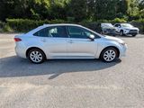 Used 2022 Toyota Corolla LE image 2