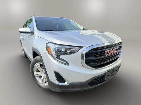 Used 2018 GMC Terrain SLE w/ Driver Convenience Package FWD image 3